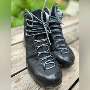 Gorgeous Arc’teryx Acrux TR Hiking Boots